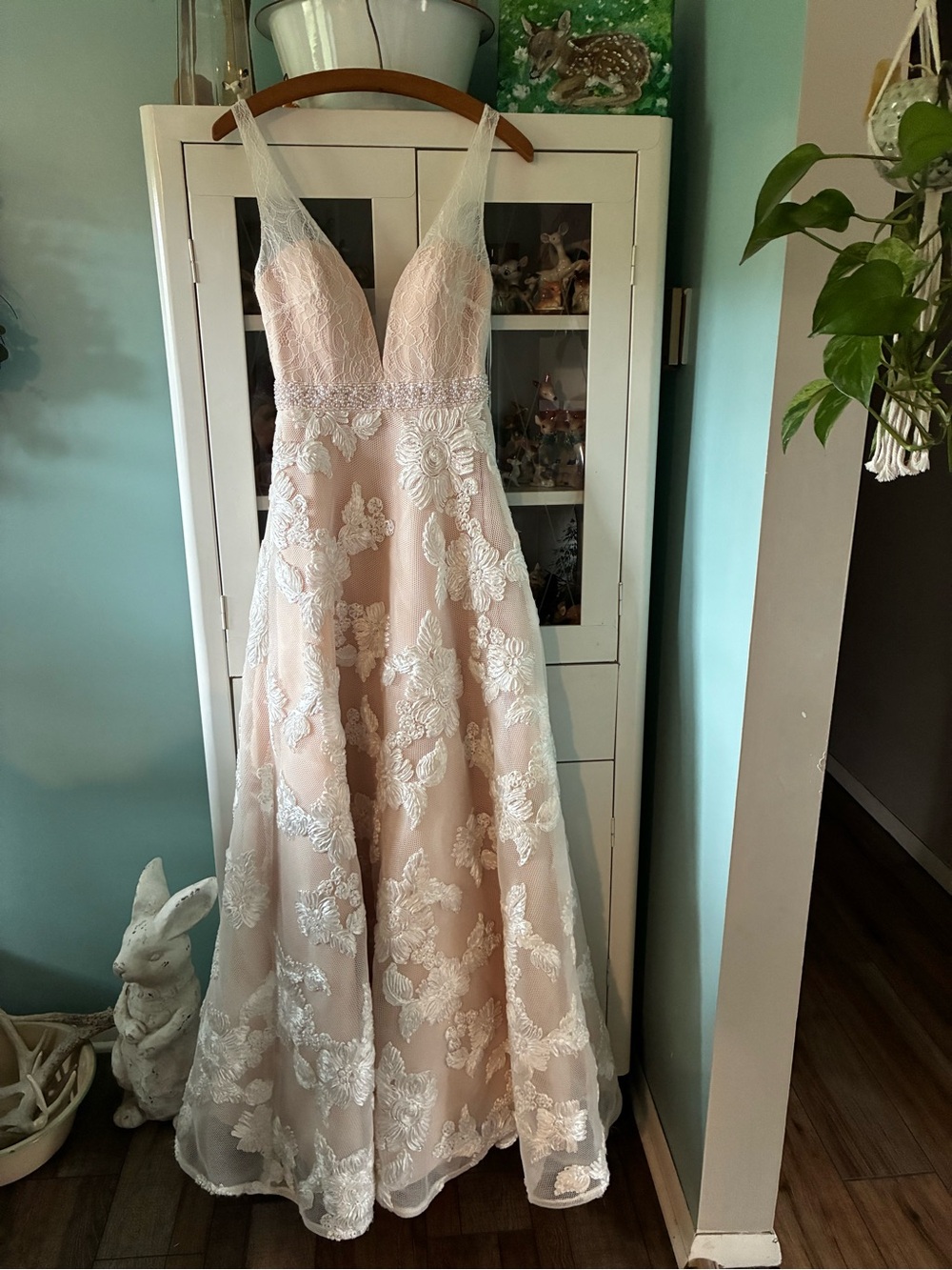 Jolene sz 2 Lace Appliqué A-Line in Lace Nude Underlay Gown nwt see description